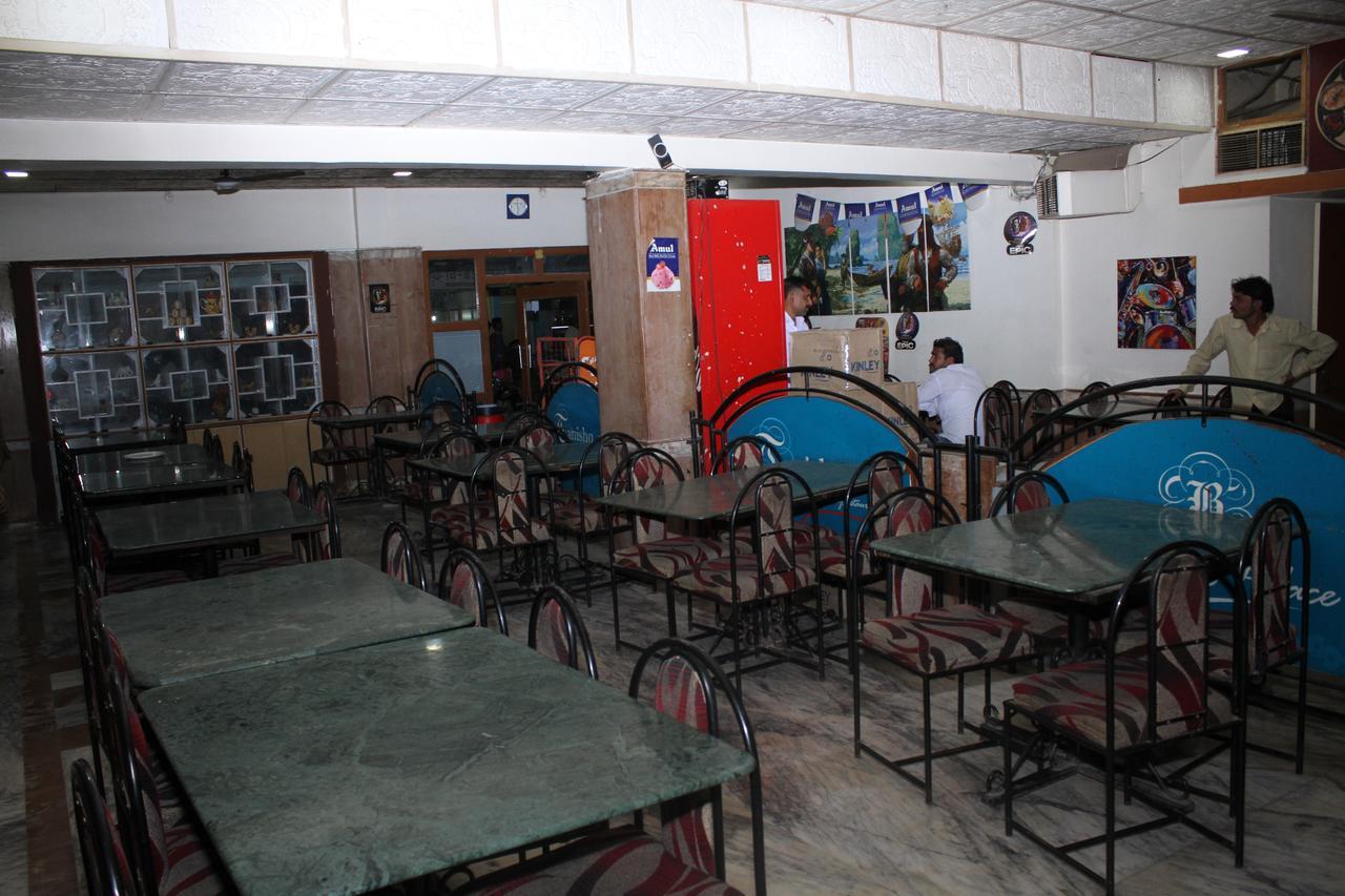 Hotel Bhagwat Palace Latur Ngoại thất bức ảnh
